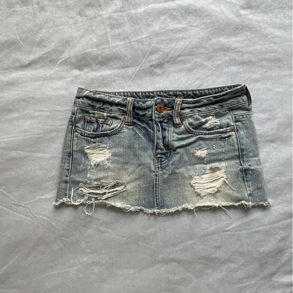 Distressed American Eagle Low Rise Denim Mini Skirt -Light Wash